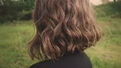 Frisyrer efter 50: Vilken hårlängd får dig att se upp till 10 år yngre ut?