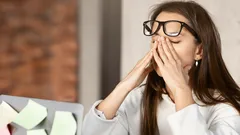 Det här händer i hjärnan när vi sover för lite – viktigt att känna till för alla