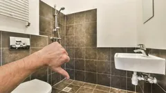 Hejdå, traditionellt badrumskakel – den moderna och lättskötta favoriten 2026